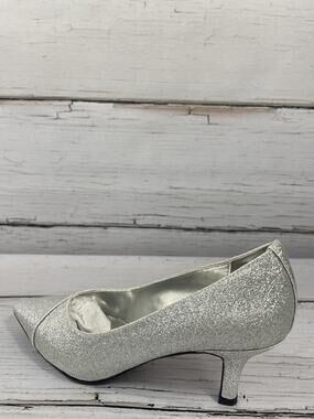 Easy Street Shoes Women's Size 7 Silver Alive 5 Chiffon Glitter Pumps Heels